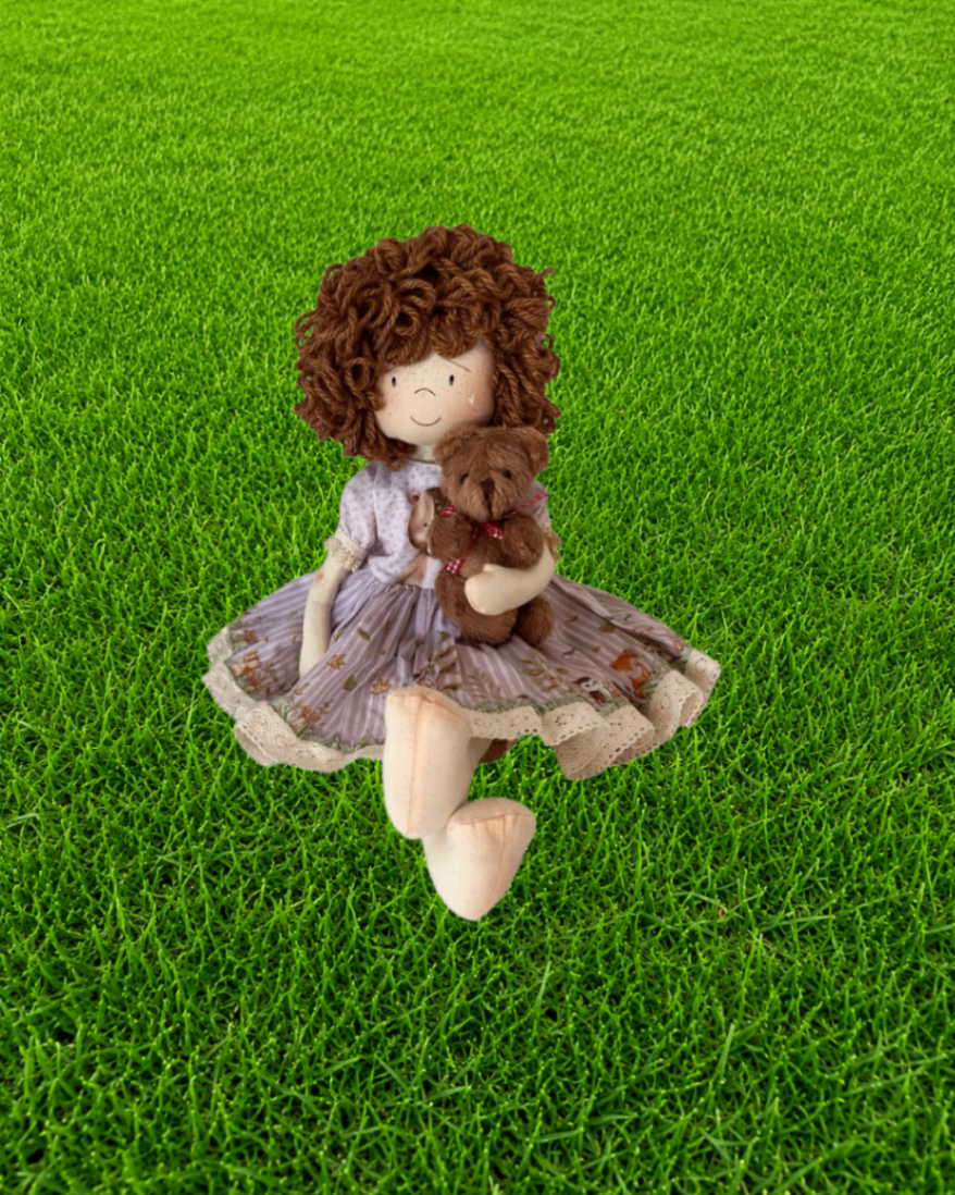 Boneca Cacheada com Ursinho